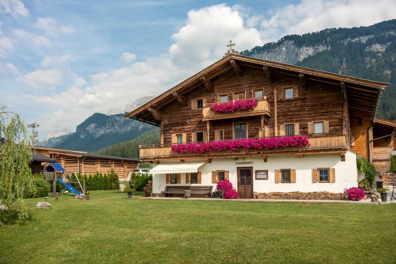 Narzenhof Wellness Chalets, Familien & Luxus Apartments Am Bauernhof Sankt Johann in Tirol Ngoại thất bức ảnh